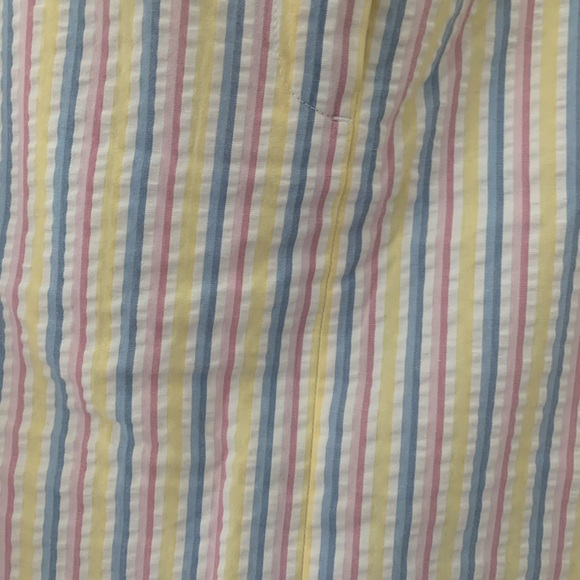 Spring has sprung in this skirt. - Picture 2 of 4